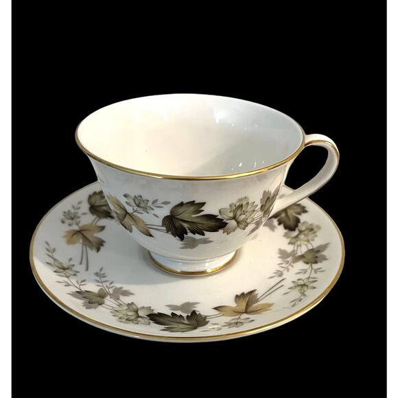 Royal Doulton 5Pc PLACE SETTING LARCHMONT Dinner Plate Salad Bread Cup & Saucer - Picture 4 of 10